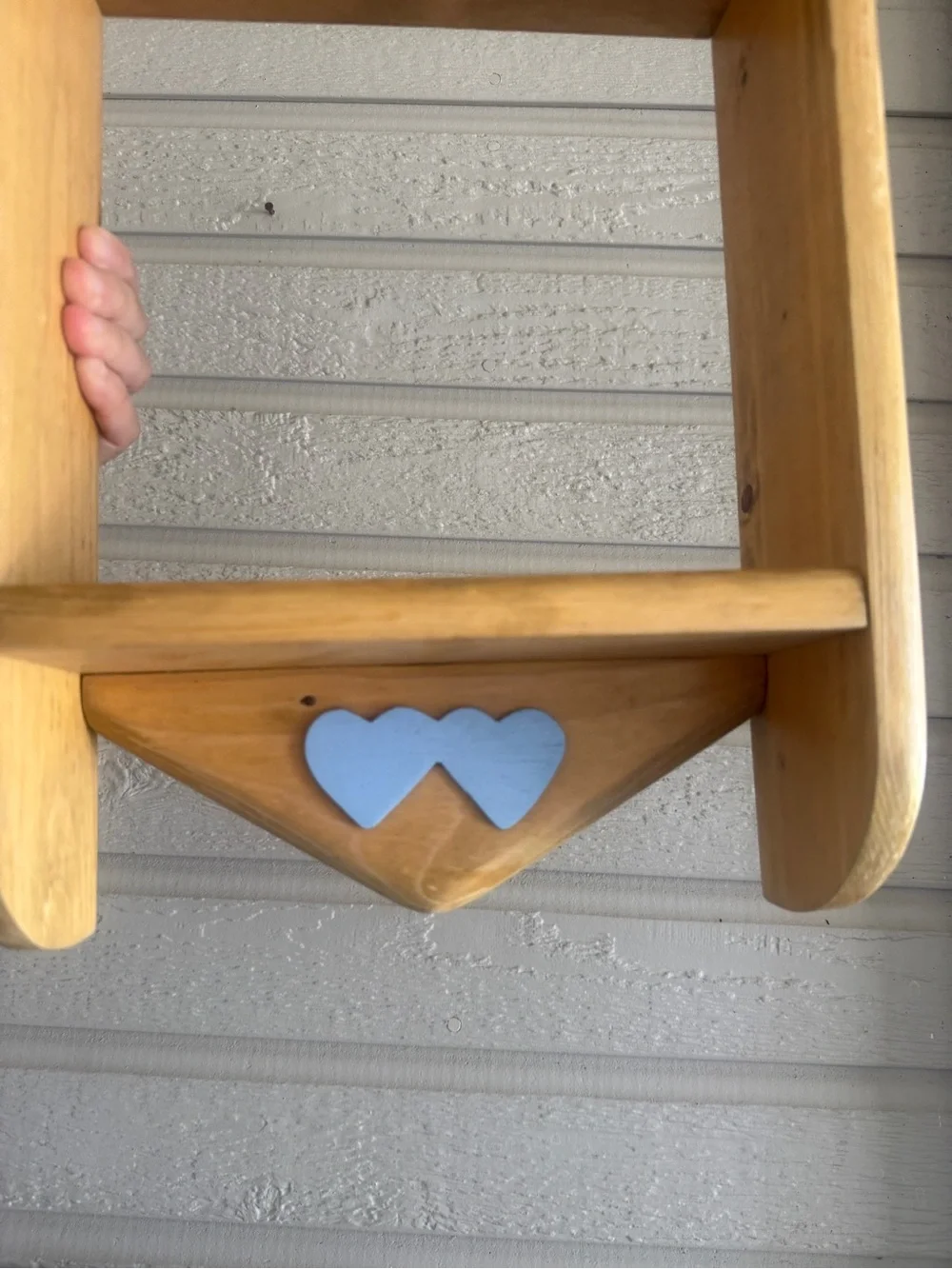 N/A charming wooden